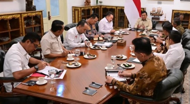 Sejumlah pejabat di antaranya Kapolri Jenderal Polisi Listyo Sigit Prabowo hingga Menteri Pertanian Andi Amran Sulaiman hadir penuhi panggilan Presiden RI, Prabowo Subianto di Istana Kepresidenan. [Instagram]